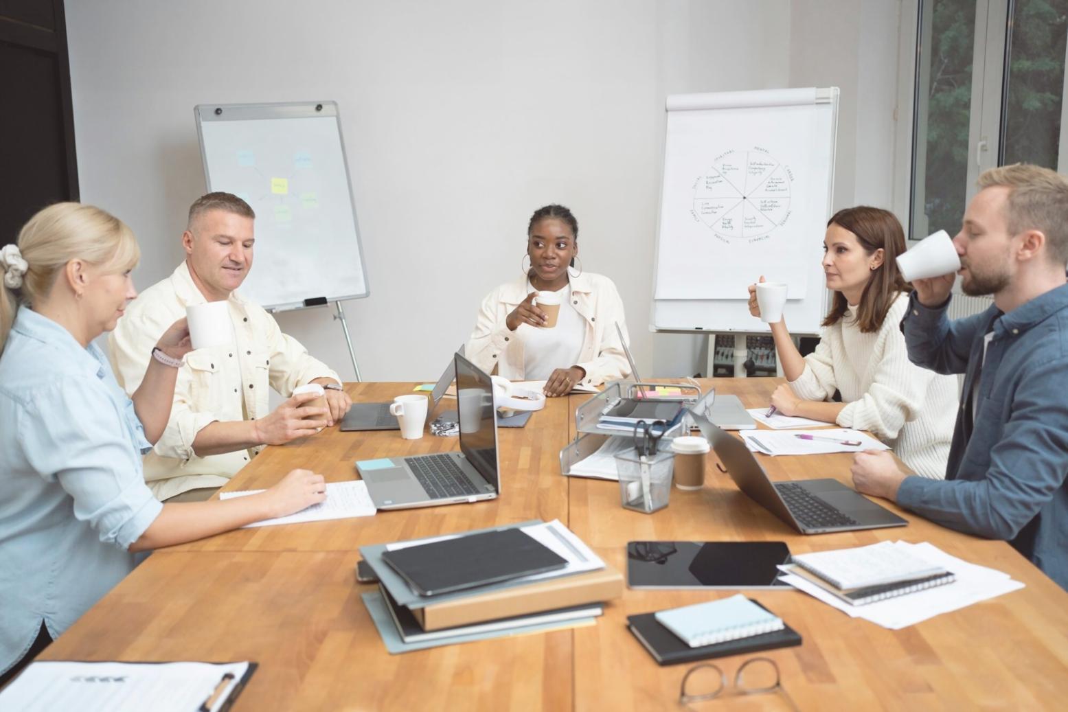 Moderne Büroräume von westrinavalo mit Blick auf Düsseldorf